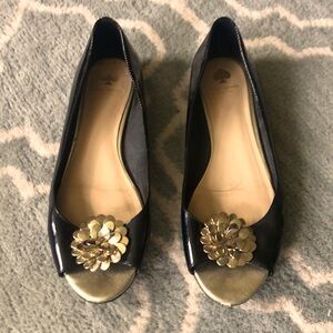 Kate Spade Black Patent Leather Gold blossom flats.